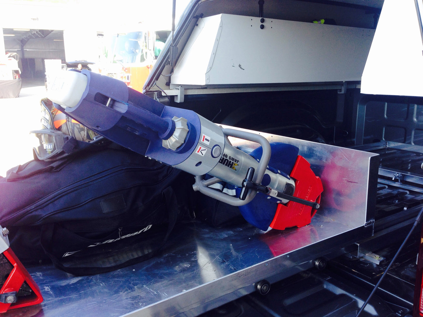 Hurst Extrication tool  mount